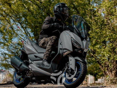 Comparativo entre Honda Forza 350 vs Yamaha XMax 250: Qual das motos vale mais a pena comprar?